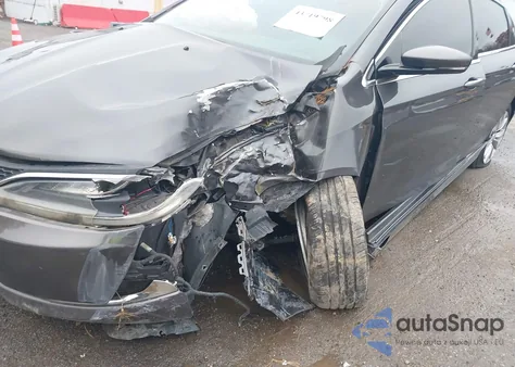 2015 Chrysler 200 C z USA, uszkodzony, nr VIN 1C3CCCCBXFN603170